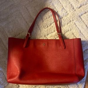 Red Tory Burch purse
